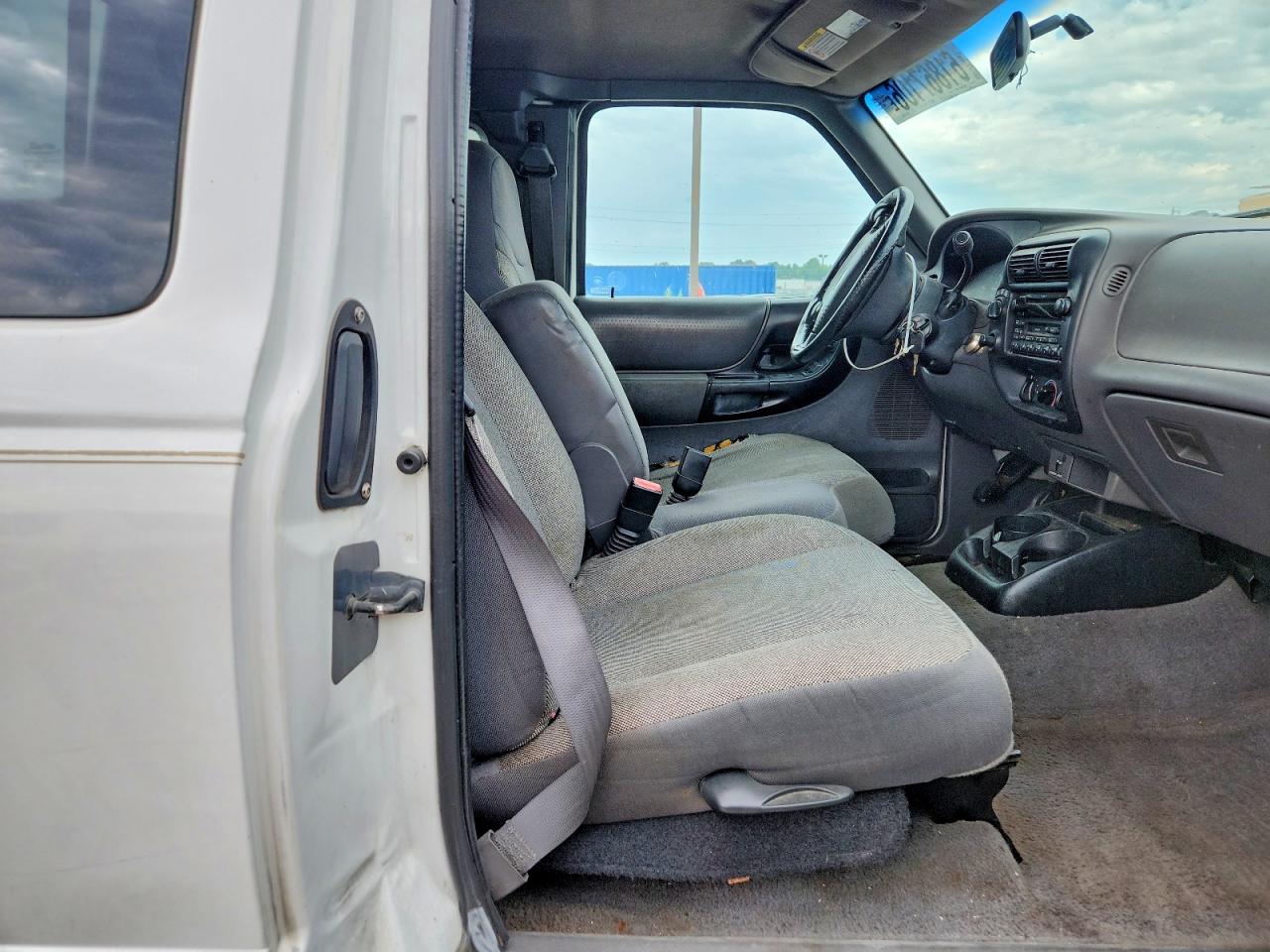 2001 Ford Ranger Super Cab White vin: 1FTZR15E41TA08884