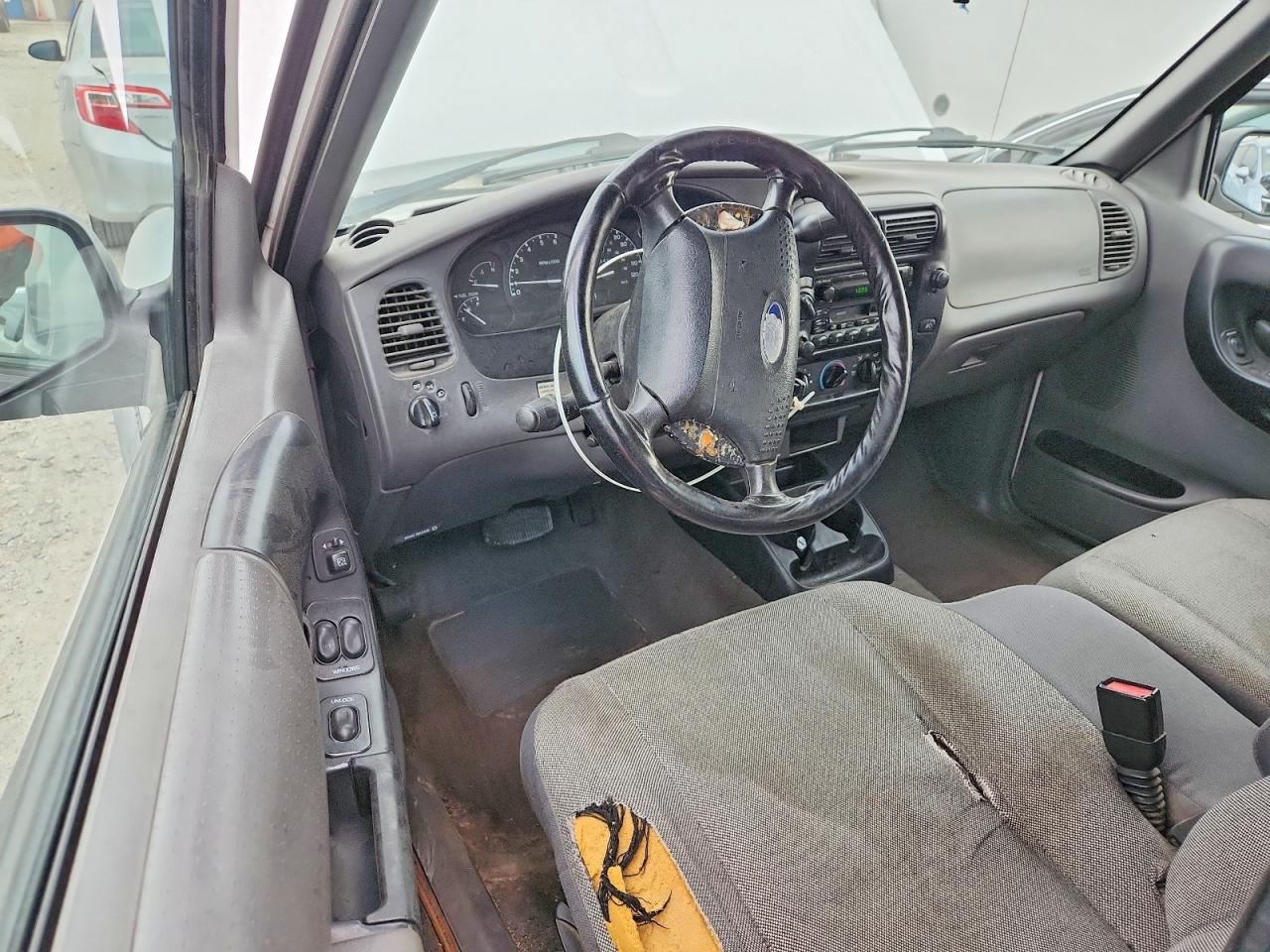 2001 Ford Ranger Super Cab White vin: 1FTZR15E41TA08884