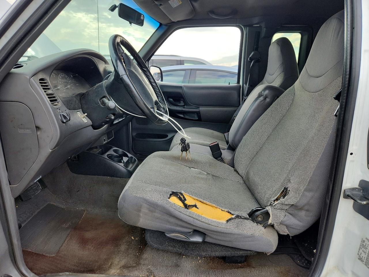 2001 Ford Ranger Super Cab White vin: 1FTZR15E41TA08884