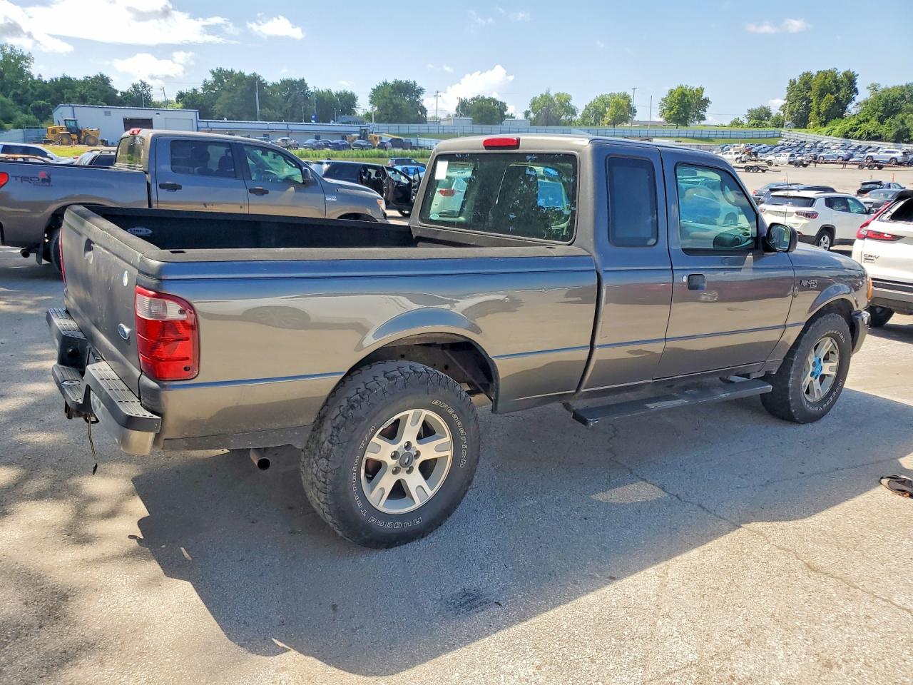 2004 Ford Ranger Super Cab Silver vin: 1FTZR15E84PA95184