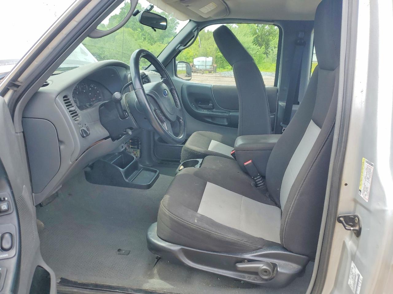 2005 Ford Ranger Silver vin: 1FTZR15EX5PB08230