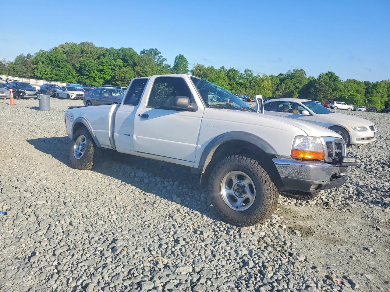 1999 Ford Ranger White vin: 1FTZR15V1XTA63107