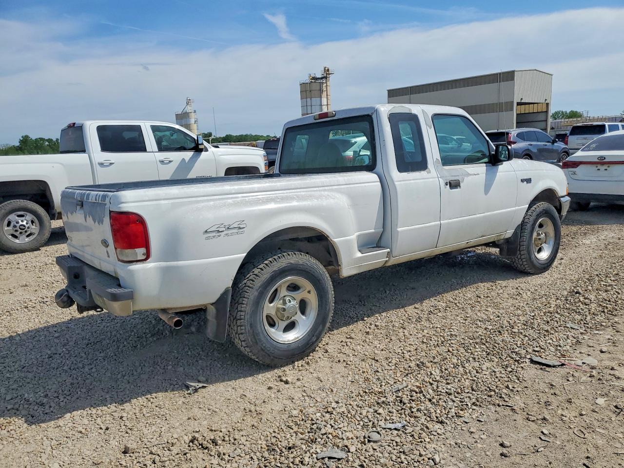 2000 Ford Ranger Super Cab White vin: 1FTZR15V1YPB90563