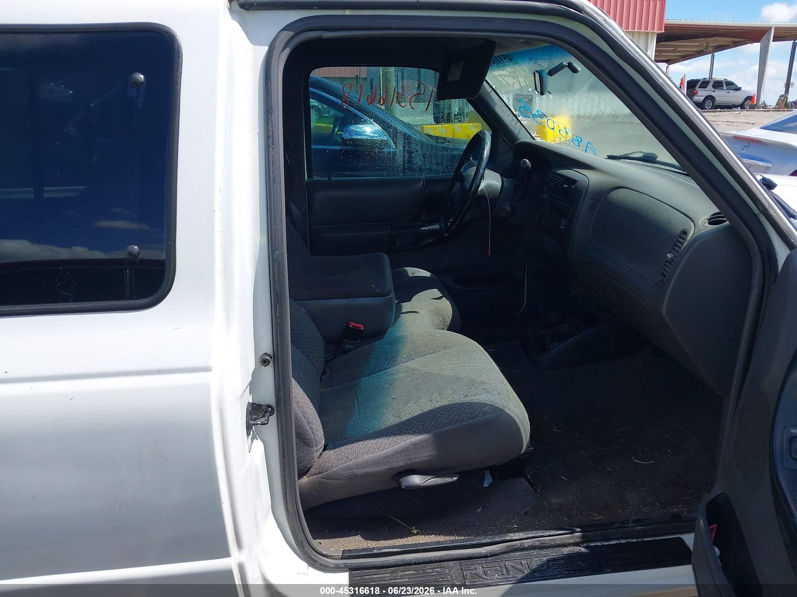 1999 Ford Ranger Xl/xlt White vin: 1FTZR15V3XTA83035