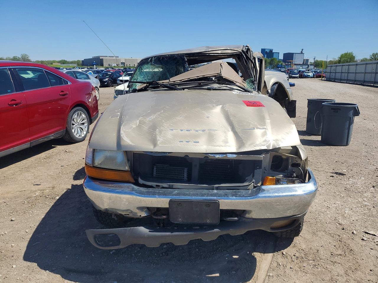 2000 Ford Ranger Super Cab Gold vin: 1FTZR15V3YPB09255