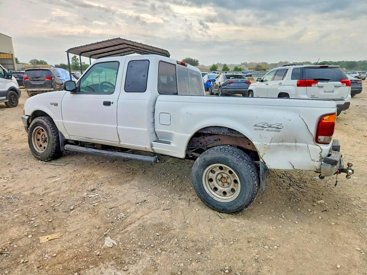 1999 Ford Ranger Super Cab White vin: 1FTZR15V4XTA89054