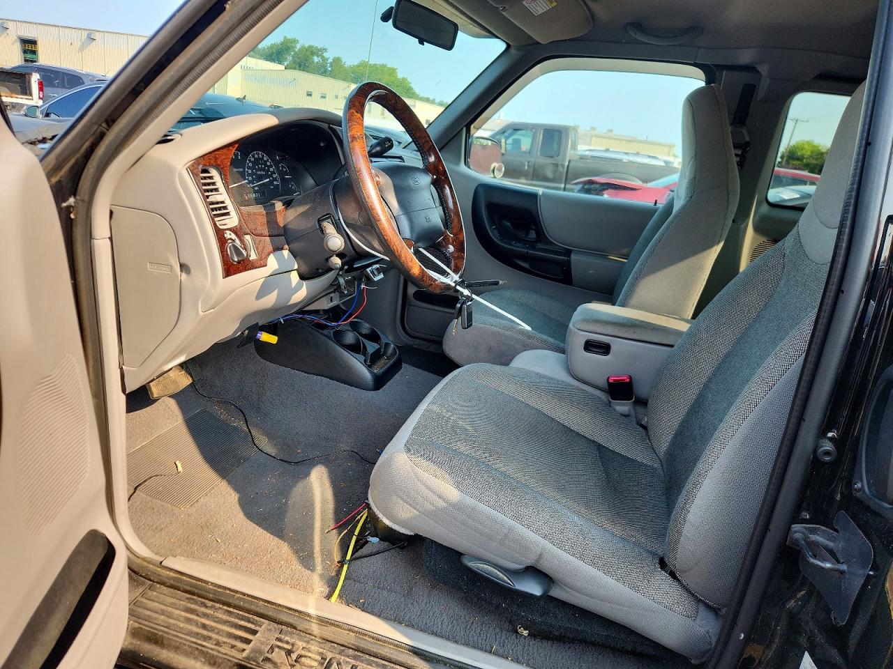 2000 Ford Ranger Super Cab Black vin: 1FTZR15V9YTA85230