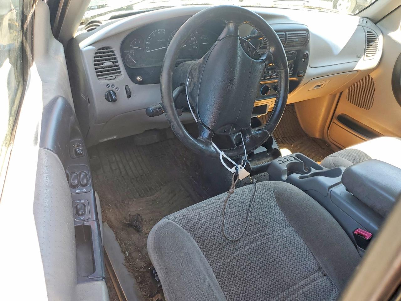 2000 Ford Ranger Super Cab Black vin: 1FTZR15VXYPA37048