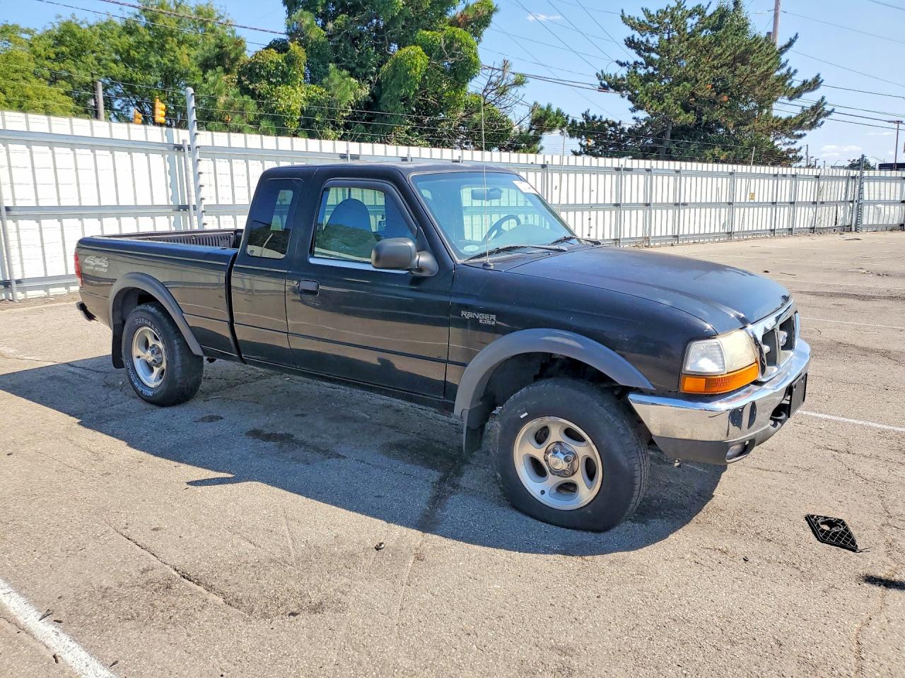 2000 Ford Ranger Super Cab Black vin: 1FTZR15X0YTA51520