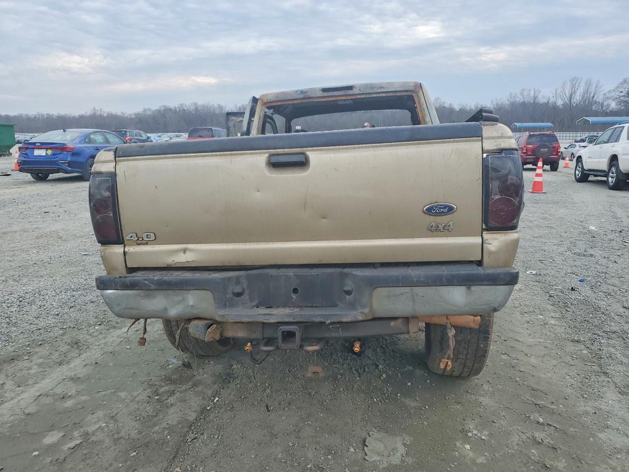 1999 Ford Ranger Super Cab Gold vin: 1FTZR15X1XTA31713