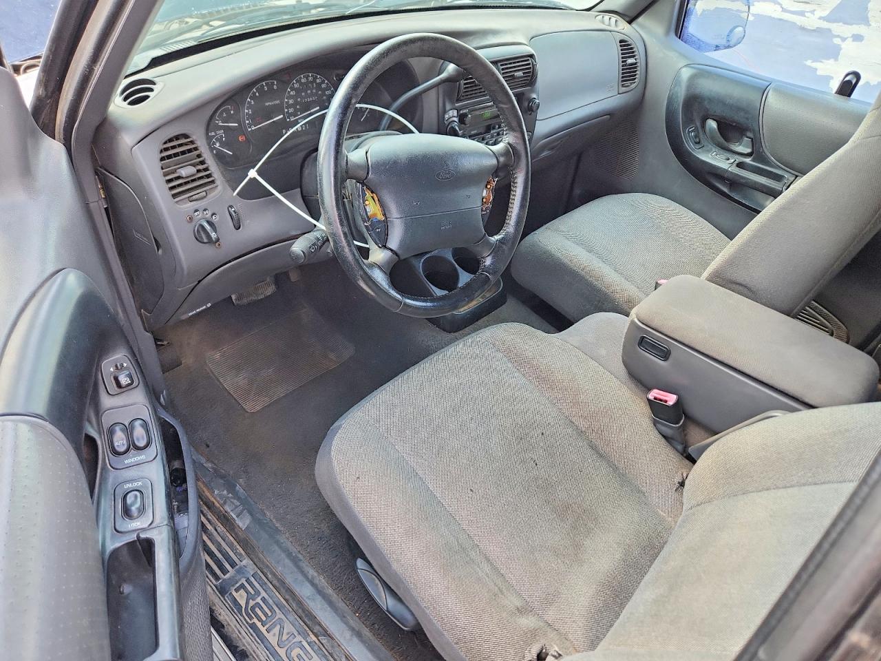 2000 Ford Ranger Super Cab Black vin: 1FTZR15X3YPA41296