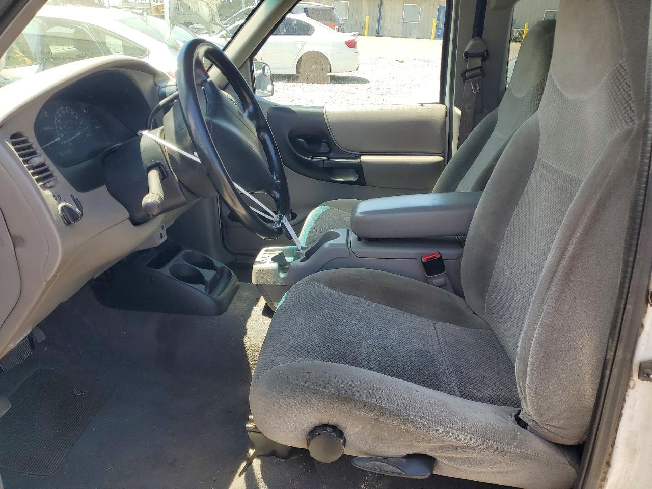 1999 Ford Ranger Super Cab White vin: 1FTZR15X4XTA26327