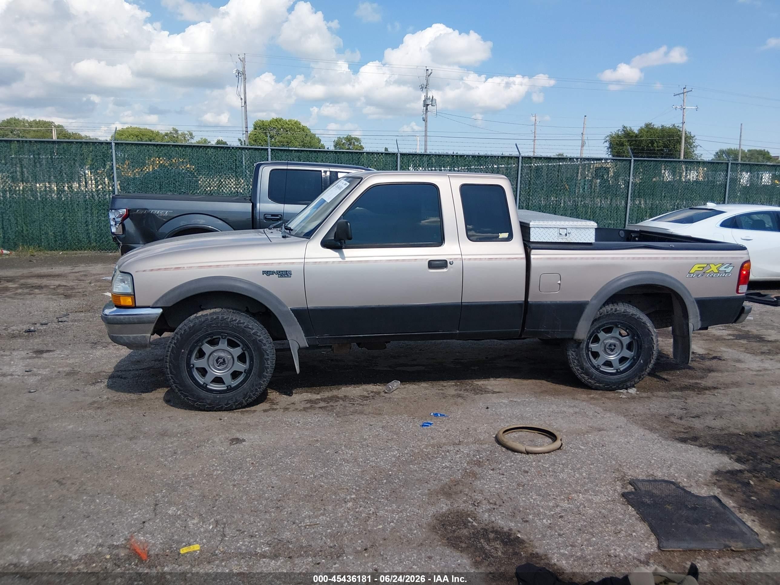 1998 Ford Ranger Splash/xl/xlt Tan vin: 1FTZR15X5WPB15864