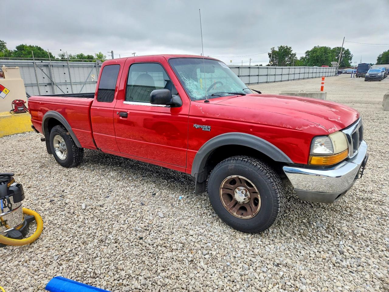 2000 Ford Ranger Super Cab Red vin: 1FTZR15X6YPB87790