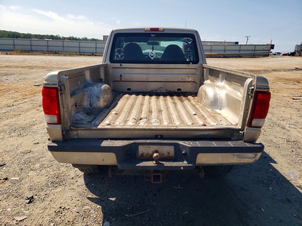 2000 Ford Ranger Super Cab Gold vin: 1FTZR15X6YTA52915