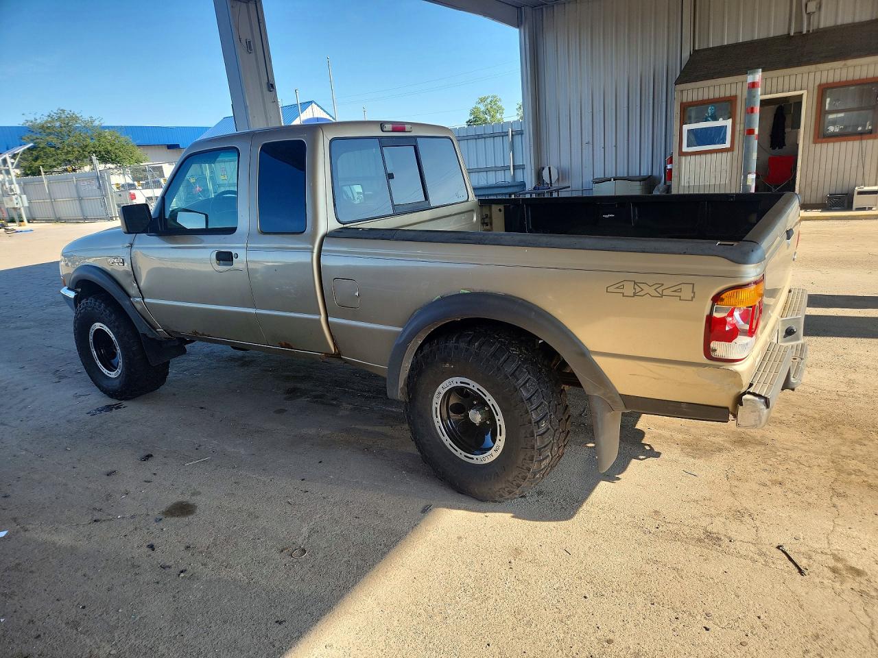 1999 Ford Ranger Super Cab Tan vin: 1FTZR15X8XPB09896