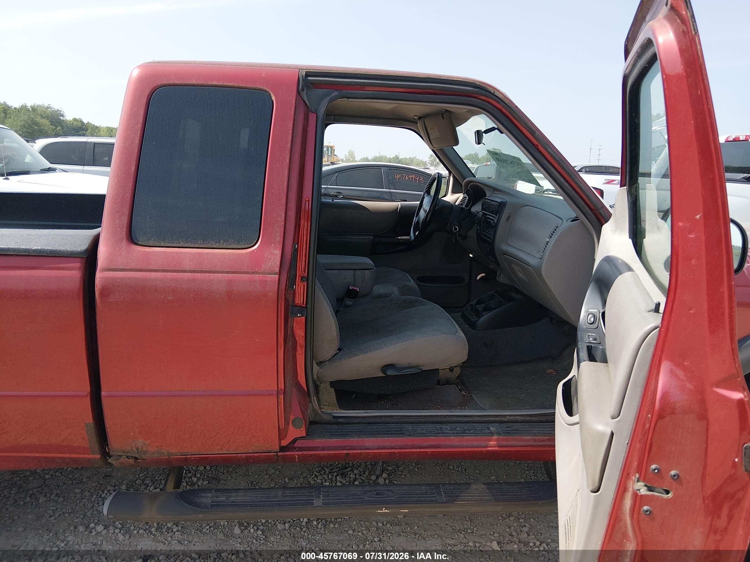 2000 Ford Ranger Xlt Red vin: 1FTZR15X8YTA07345