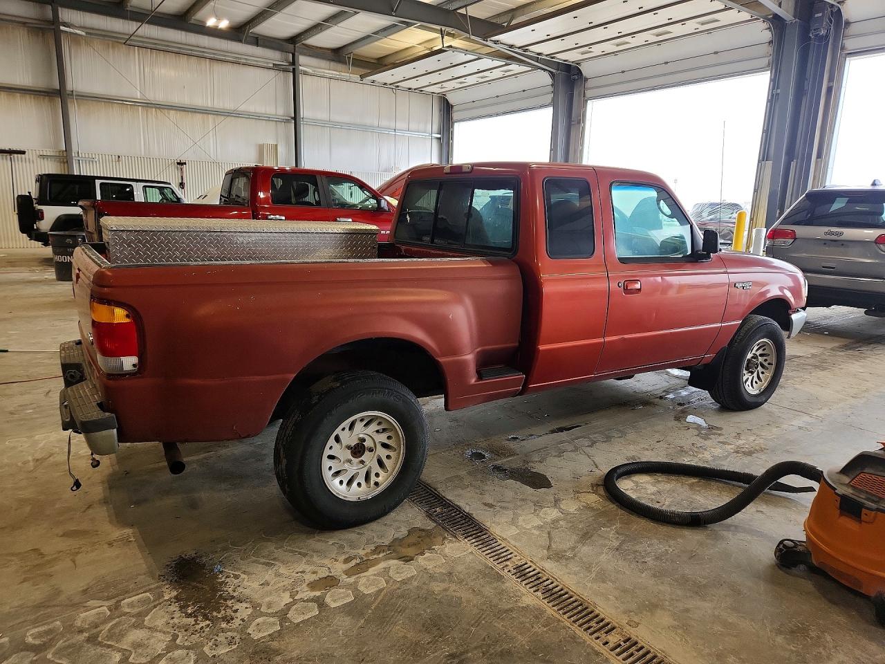 1998 Ford Ranger Super Cab Orange vin: 1FTZR15X9WPB21778
