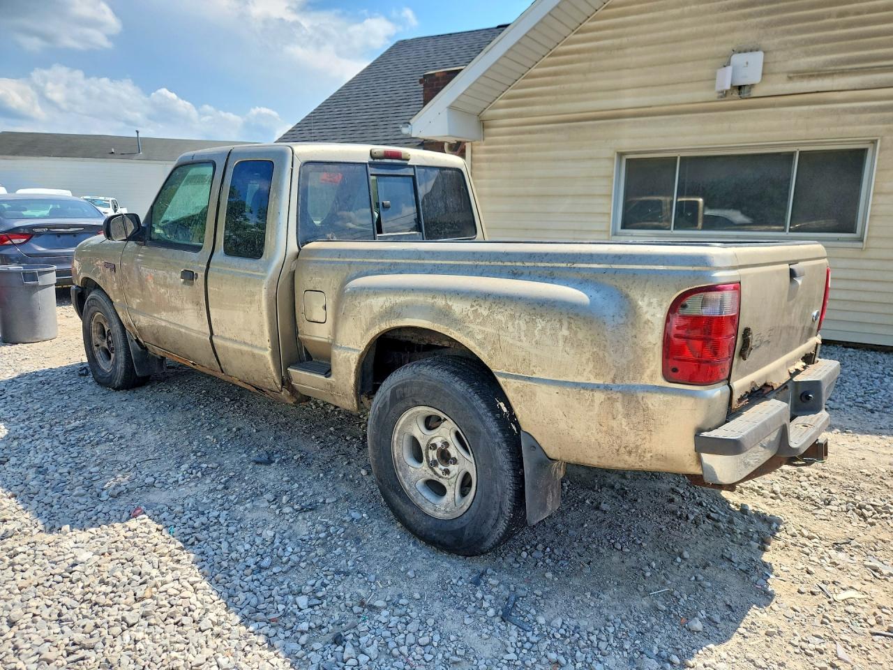 2002 Ford Ranger Super Cab Gold vin: 1FTZR45E12PB32851