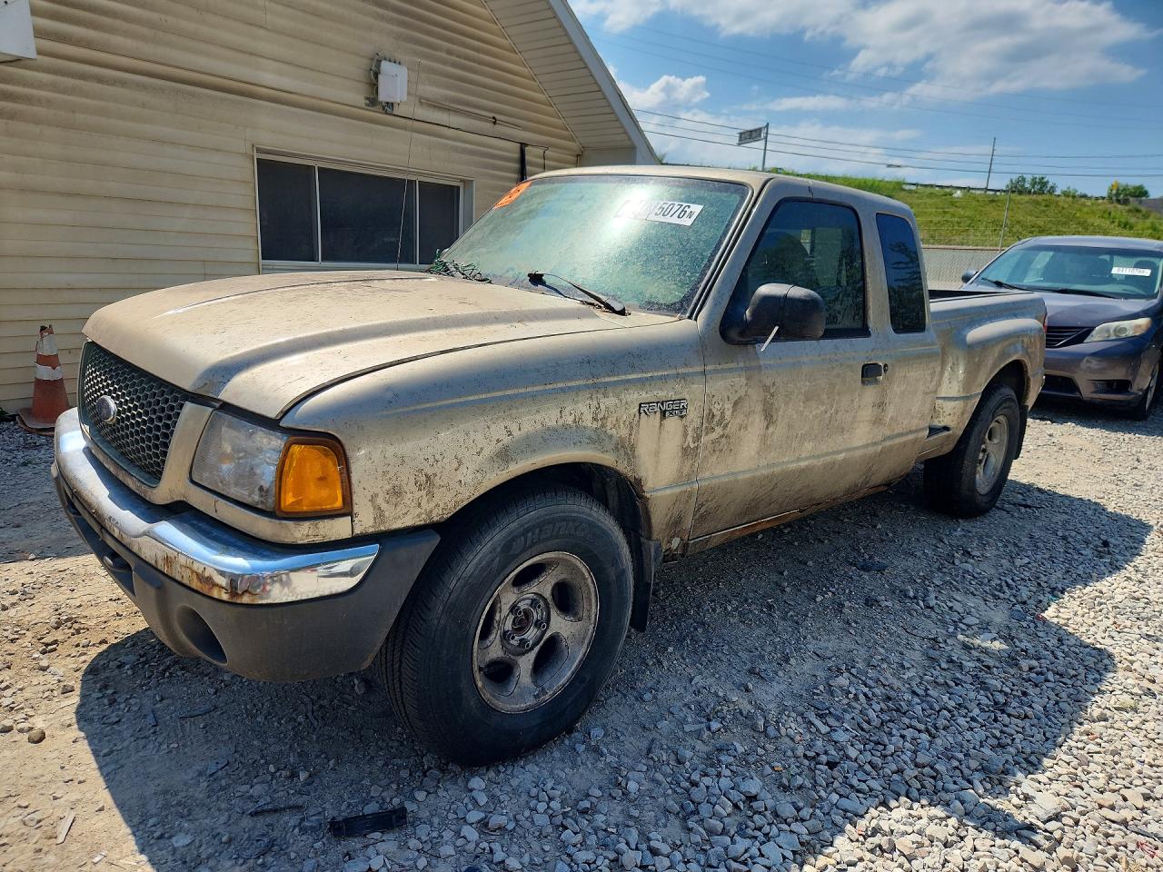 2002 Ford Ranger Super Cab Gold vin: 1FTZR45E12PB32851