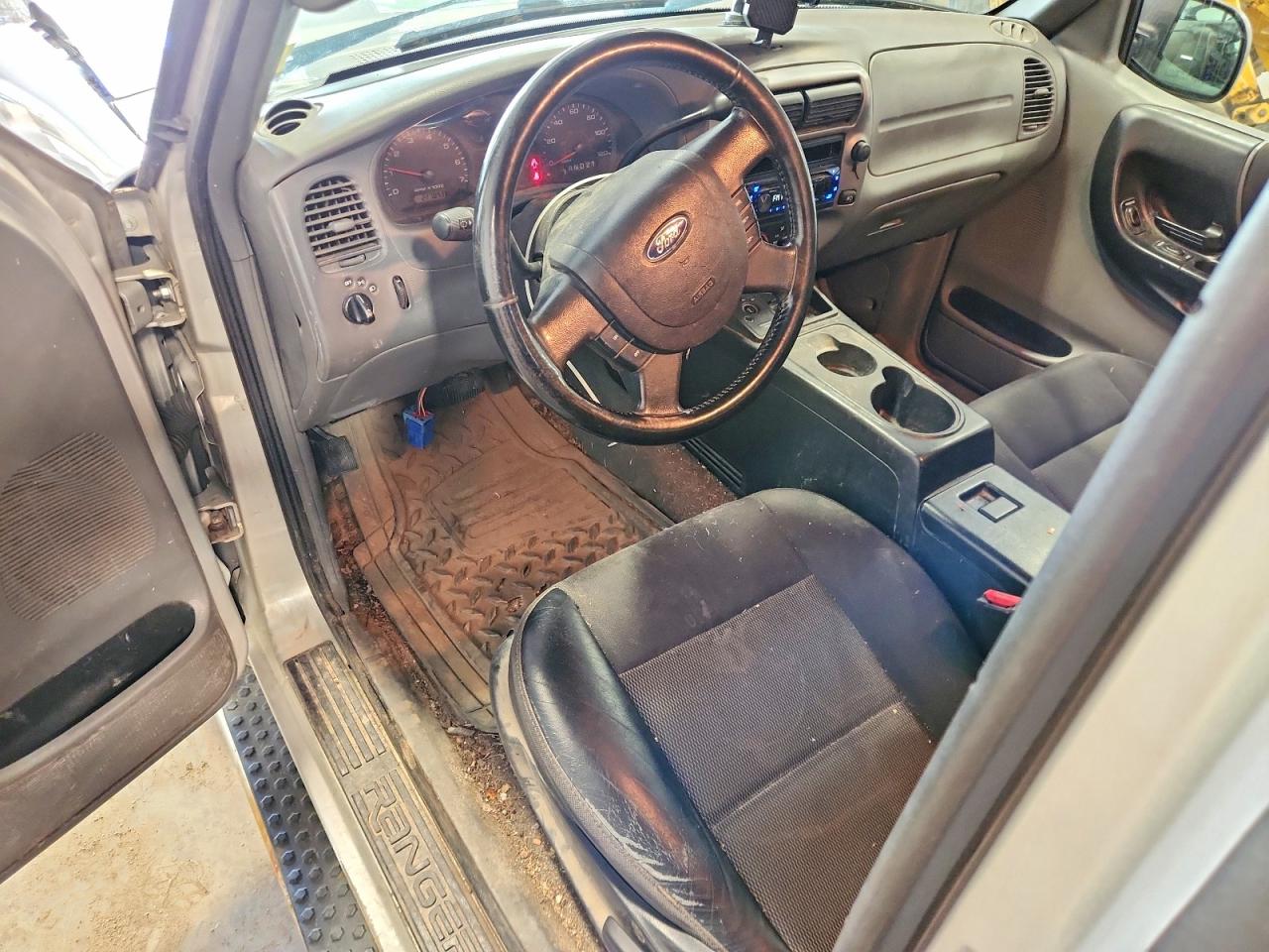 2004 Ford Ranger Super Cab Silver vin: 1FTZR45E14PA29772