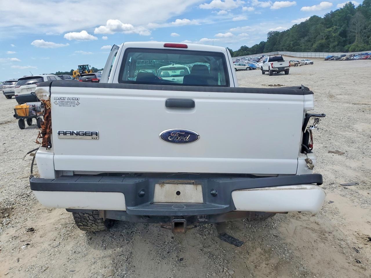 2007 Ford Ranger Super Cab White vin: 1FTZR45E17PA04584