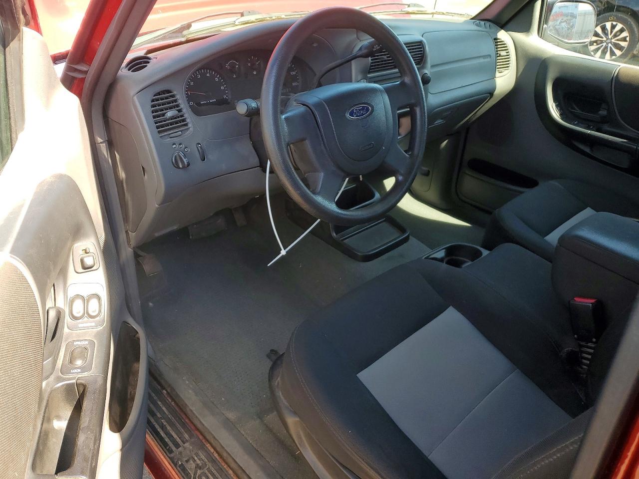 2005 Ford Ranger Super Cab Red vin: 1FTZR45E25PB03833