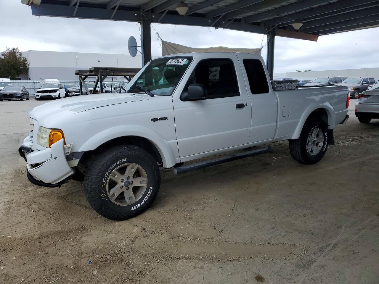 2005 Ford Ranger Super Cab White vin: 1FTZR45E45PA61925