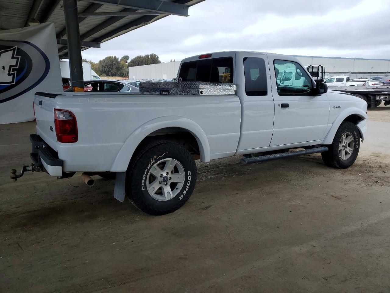 2005 Ford Ranger Super Cab White vin: 1FTZR45E45PA61925