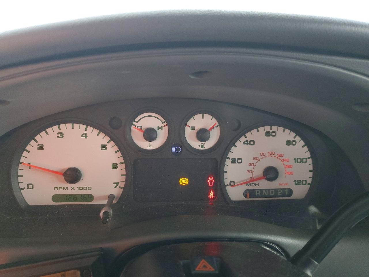 2005 Ford Ranger Super Cab White vin: 1FTZR45E45PA61925
