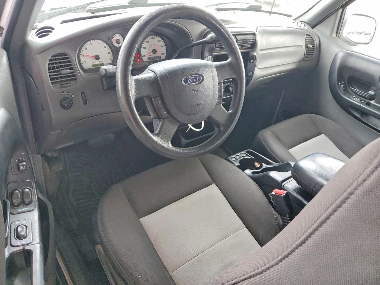 2005 Ford Ranger Super Cab White vin: 1FTZR45E45PA61925