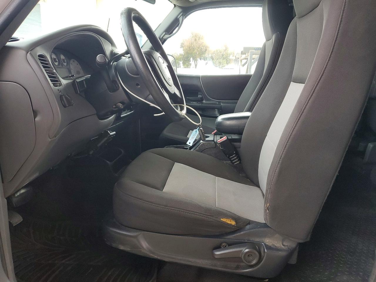 2005 Ford Ranger Super Cab White vin: 1FTZR45E45PA61925
