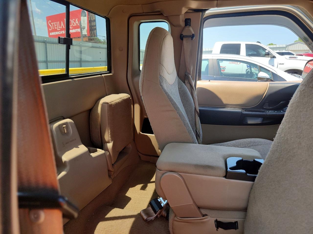 2002 Ford Ranger Super Cab Золотой vin: 1FTZR45E62PA63784