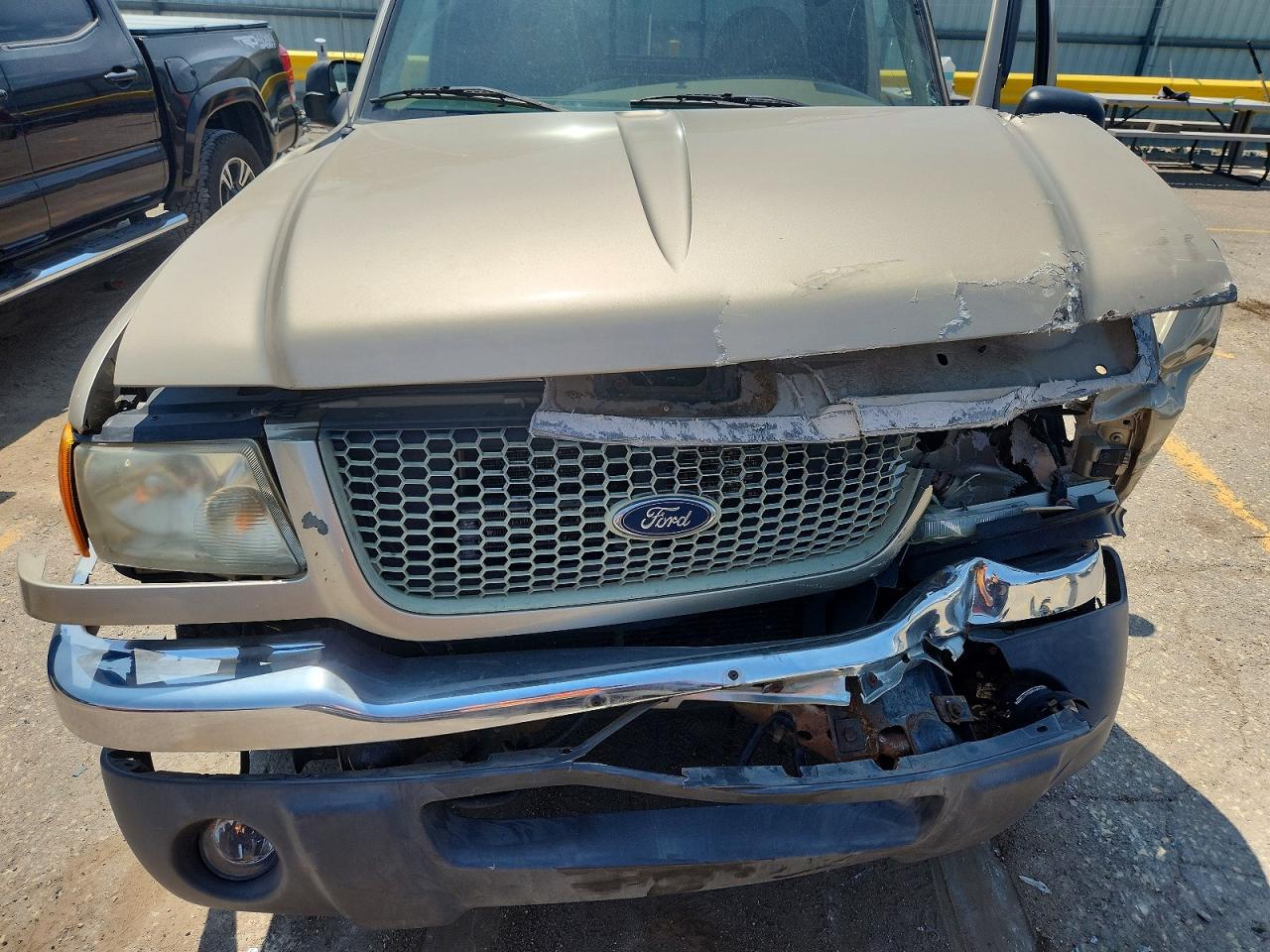 2002 Ford Ranger Super Cab Золотой vin: 1FTZR45E62PA63784