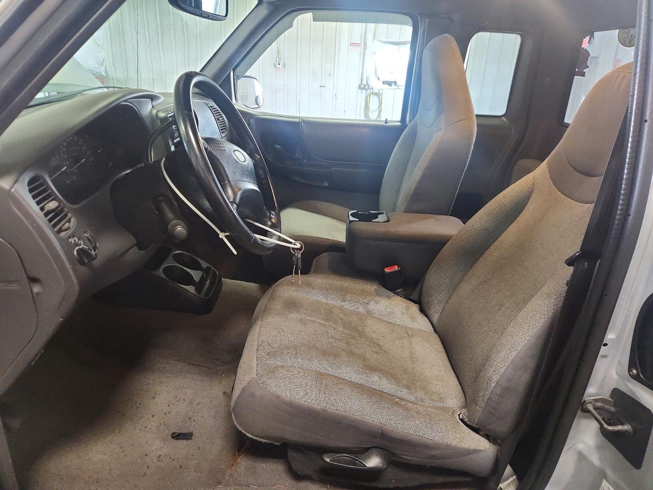 2002 Ford Ranger Super Cab Silver vin: 1FTZR45E92PB49395