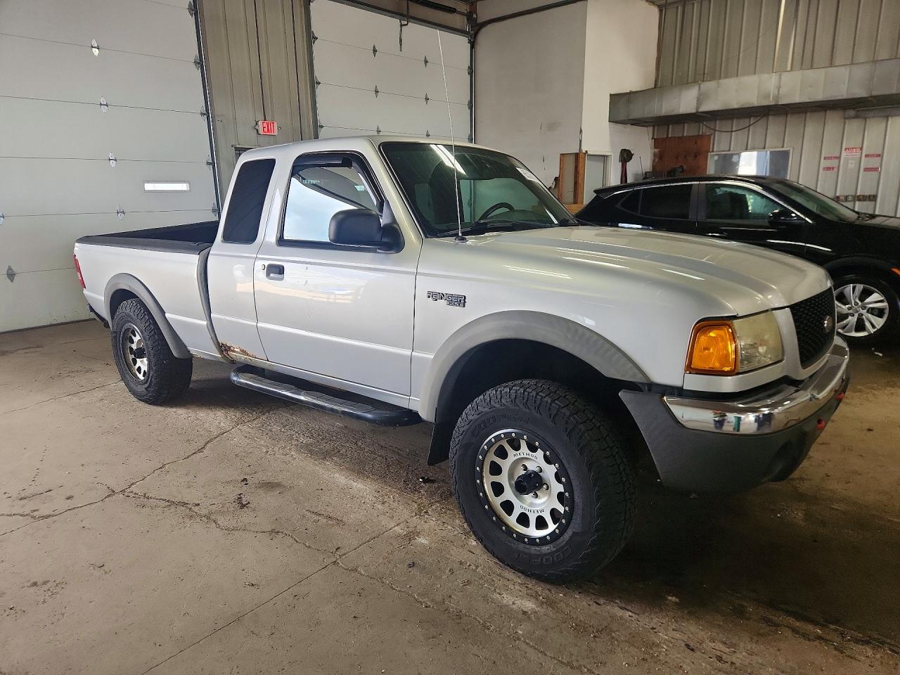 2002 Ford Ranger Super Cab Silver vin: 1FTZR45E92PB49395