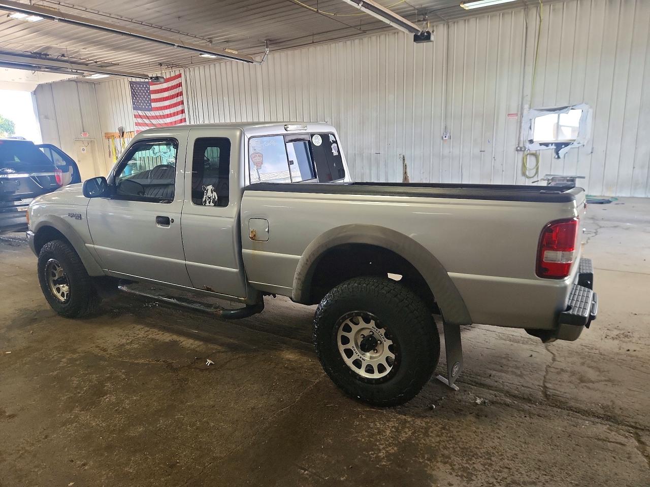 2002 Ford Ranger Super Cab Silver vin: 1FTZR45E92PB49395