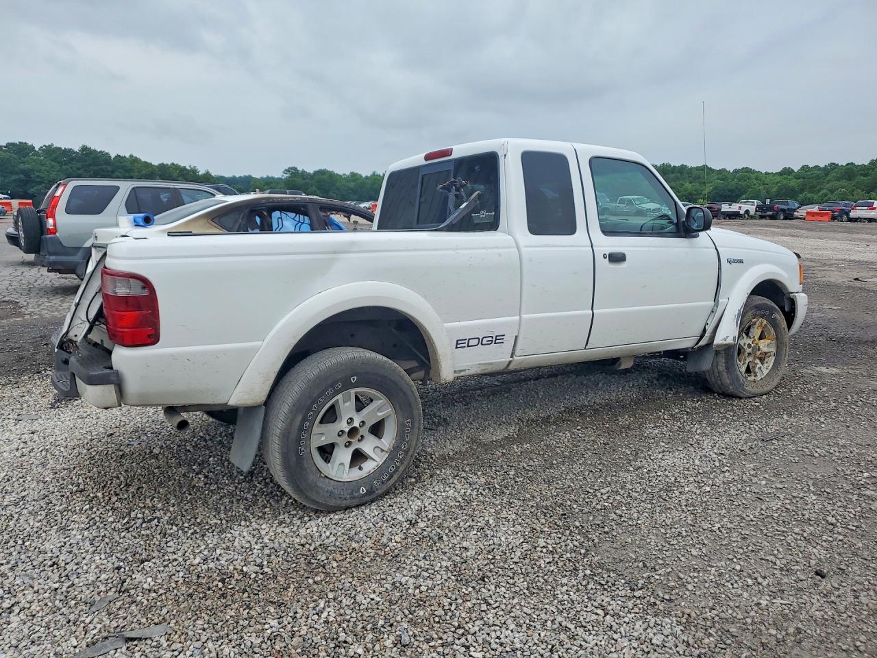 2002 Ford Ranger Super Cab White vin: 1FTZR45EX2TA10741