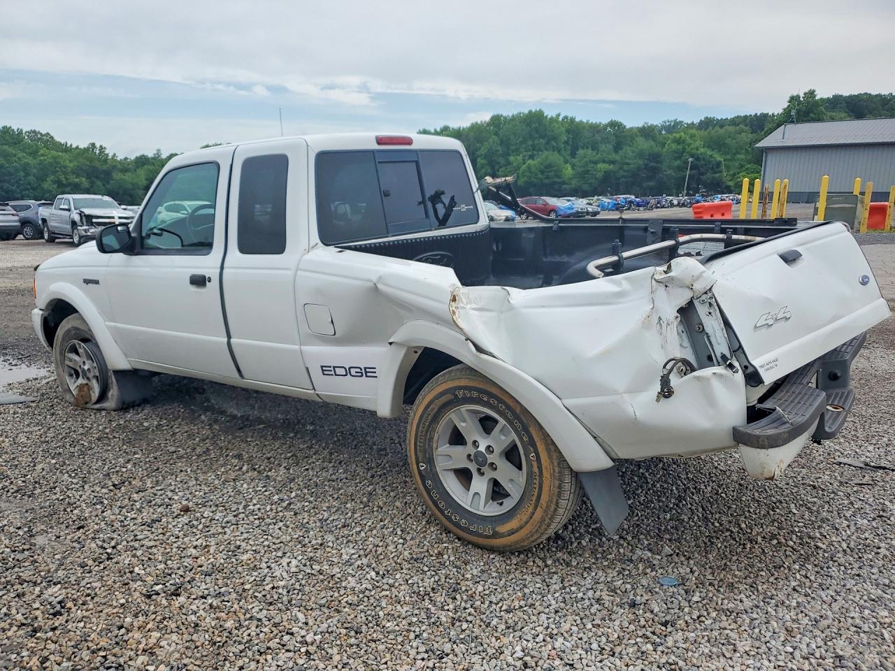 2002 Ford Ranger Super Cab White vin: 1FTZR45EX2TA10741