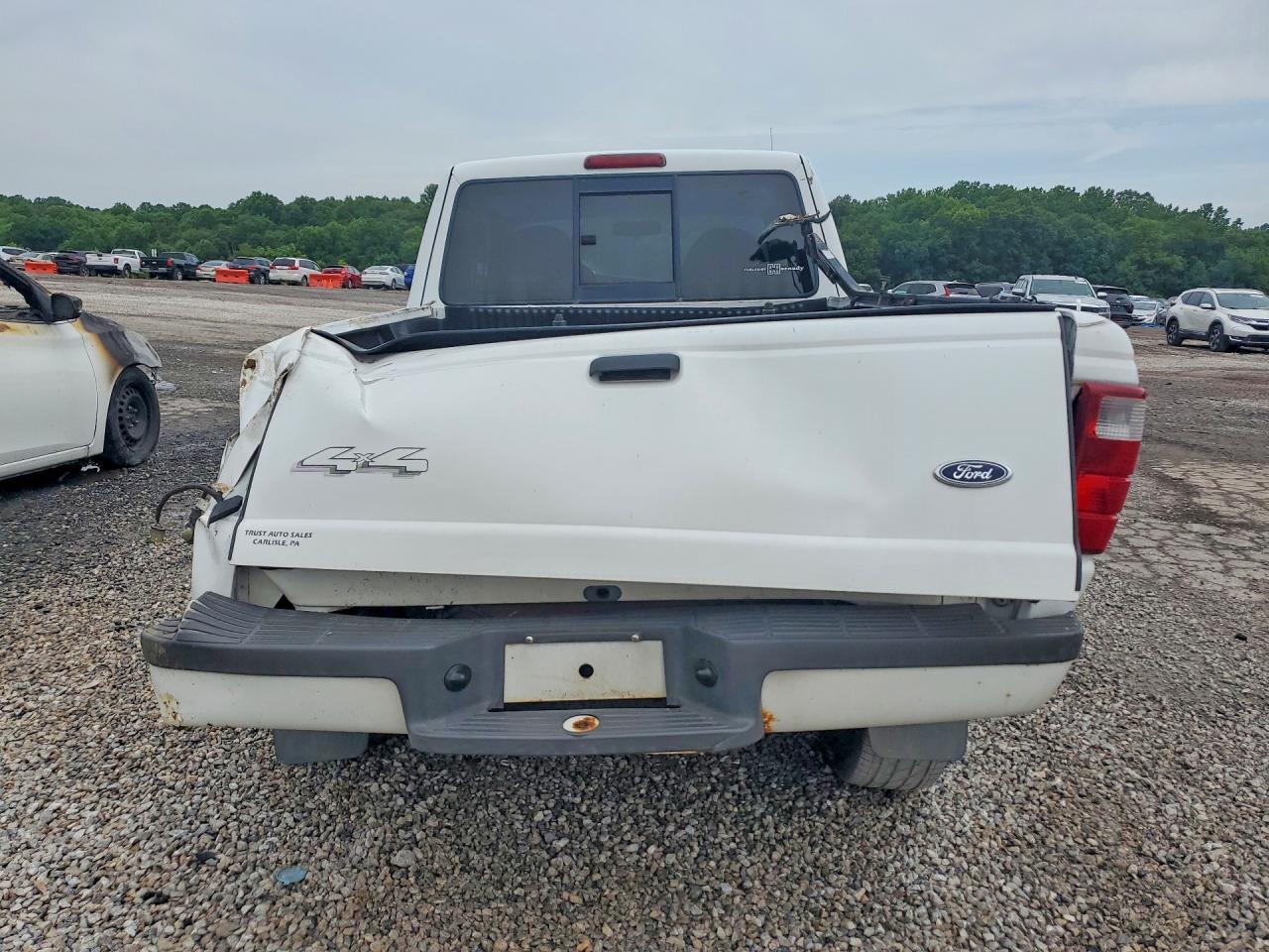2002 Ford Ranger Super Cab White vin: 1FTZR45EX2TA10741