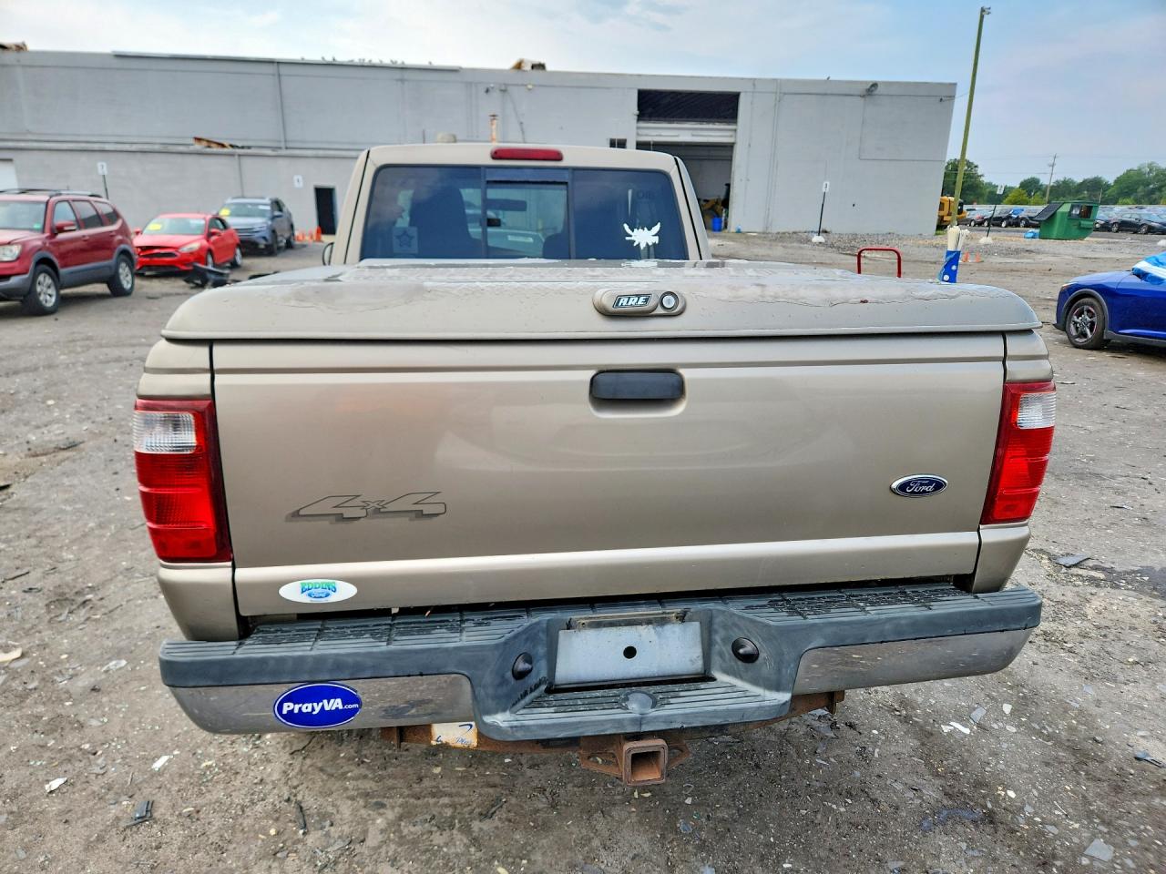 2005 Ford Ranger Super Cab Tan vin: 1FTZR45EX5PA09215