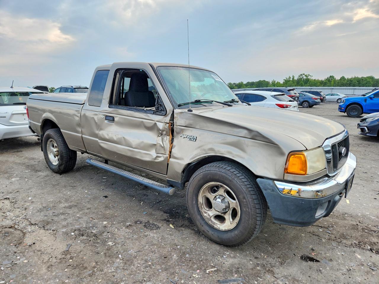 2005 Ford Ranger Super Cab Tan vin: 1FTZR45EX5PA09215