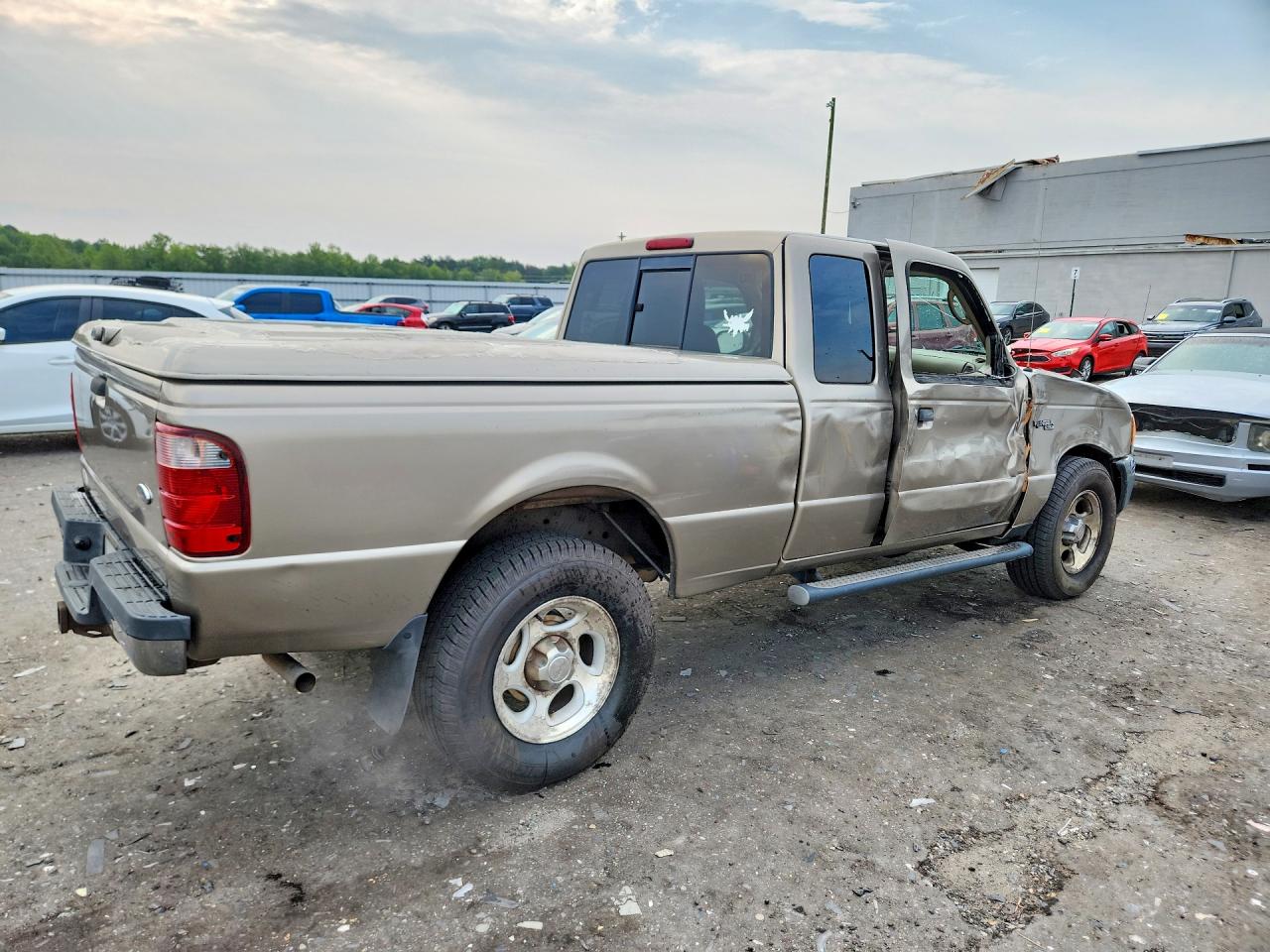 2005 Ford Ranger Super Cab Tan vin: 1FTZR45EX5PA09215