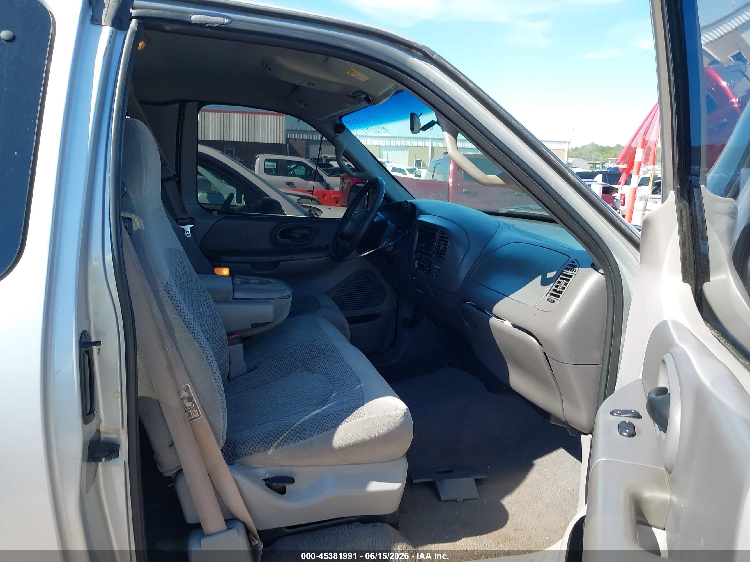 2000 Ford F-150 Xl/xlt Silver vin: 1FTZX0724YKA96564