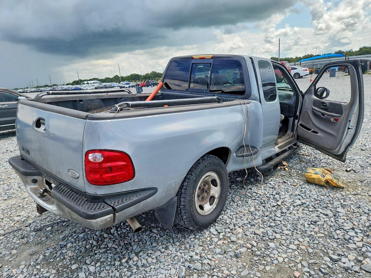 2000 Ford F150 Gray vin: 1FTZX0725YKB25795