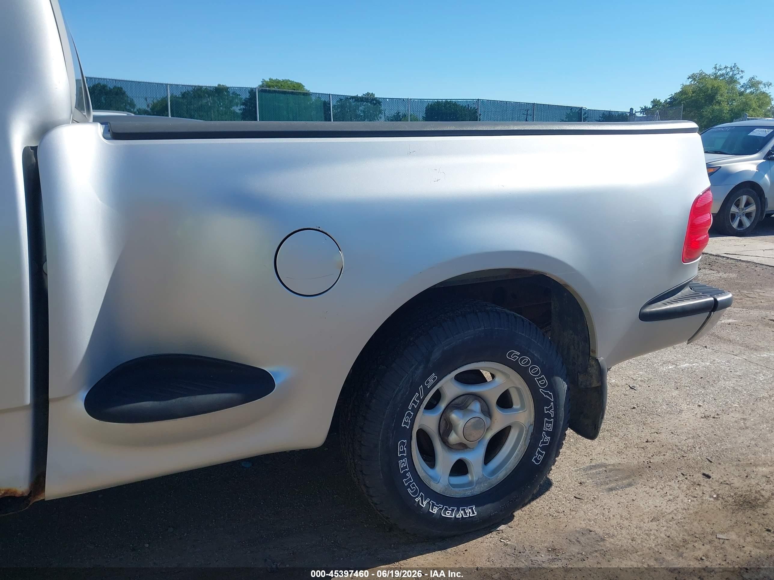1998 Ford F-150 Lariat/xl/xlt Silver vin: 1FTZX0761WKB78428
