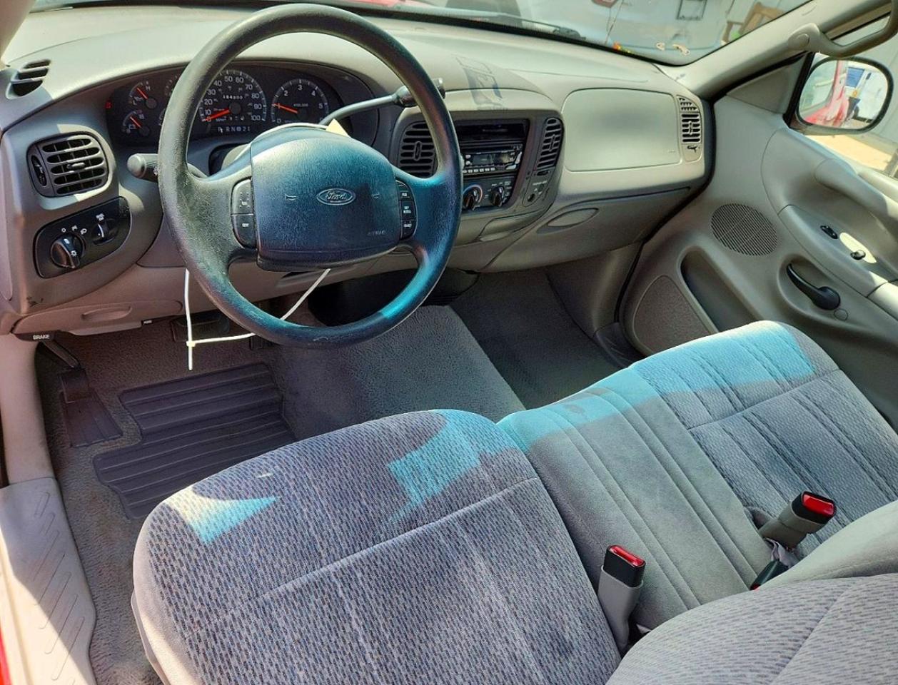 1998 Ford F150 Красный vin: 1FTZX0762WKB69091