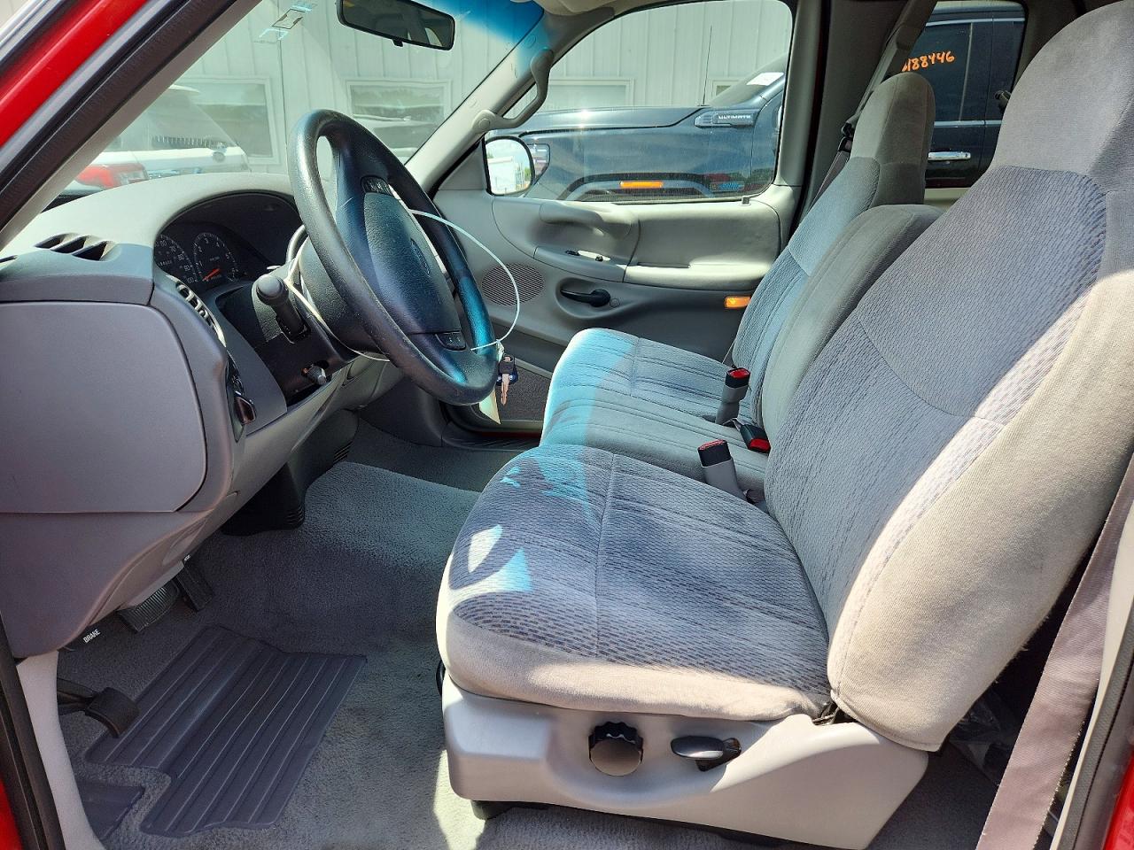 1998 Ford F150 Красный vin: 1FTZX0762WKB69091