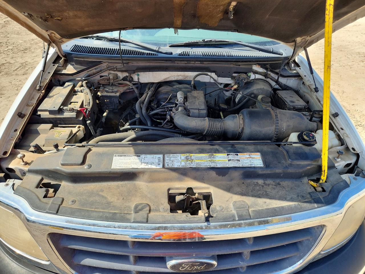 2001 Ford F150 White vin: 1FTZX17201NA47811