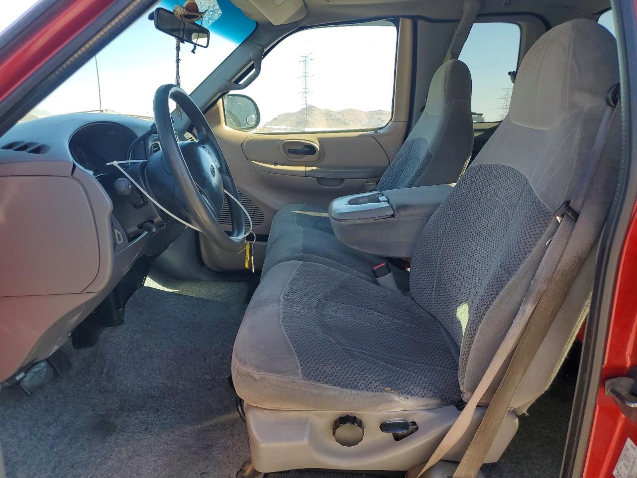 1999 Ford F150 Red vin: 1FTZX1720XKB07614